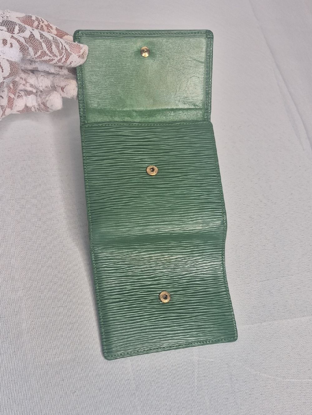 Louis Vuitton EPI Green Trifold Wallet - Picture 7 of 17